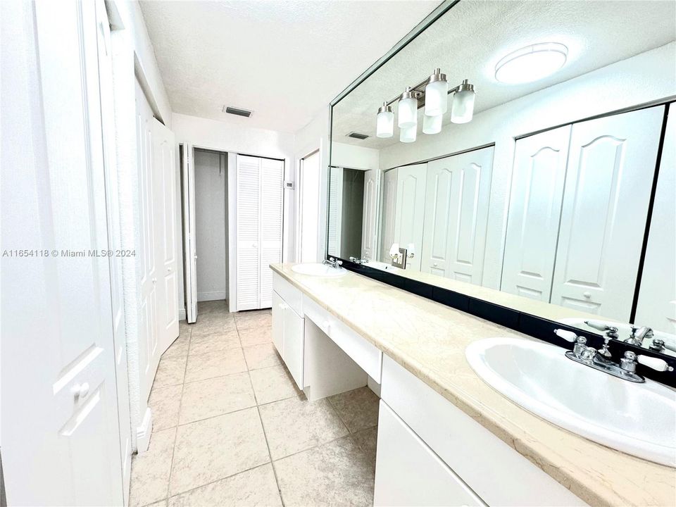 Active With Contract: $5,400 (4 beds, 3 baths, 2426 Square Feet)