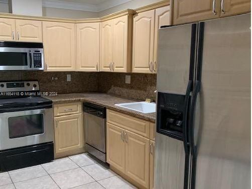 For Rent: $6,700 (4 beds, 3 baths, 2426 Square Feet)