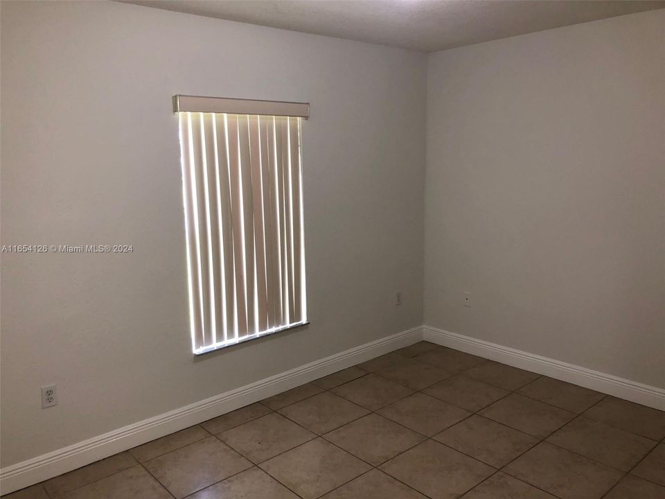 Recently Rented: $3,300 (4 beds, 2 baths, 1433 Square Feet)