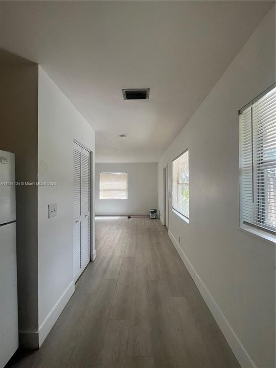 Recently Rented: $1,900 (2 beds, 1 baths, 1693 Square Feet)