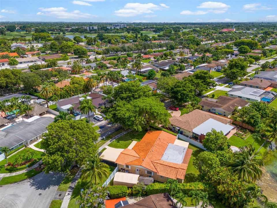 For Sale: $850,000 (4 beds, 3 baths, 2000 Square Feet)