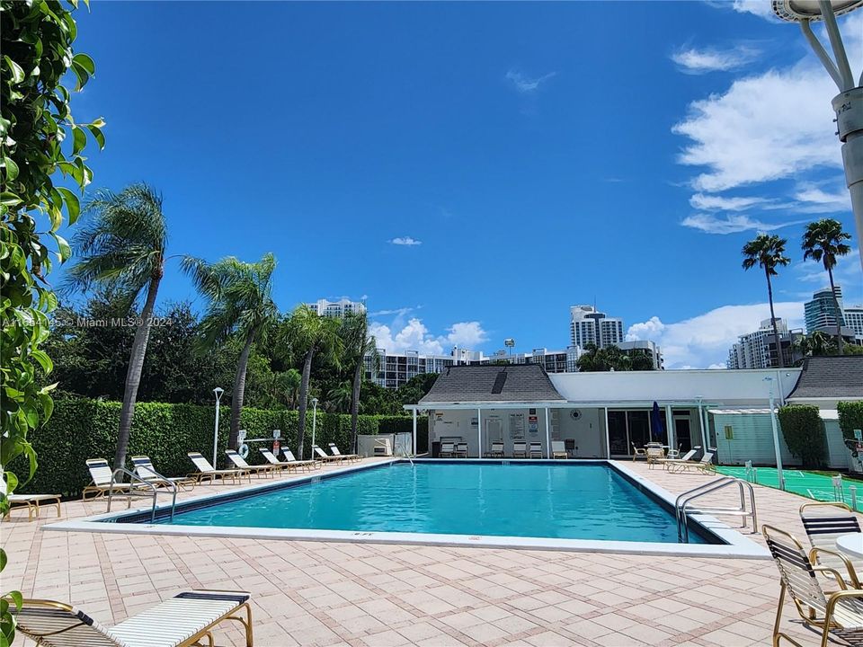 Recently Sold: $500,000 (2 beds, 2 baths, 1798 Square Feet)