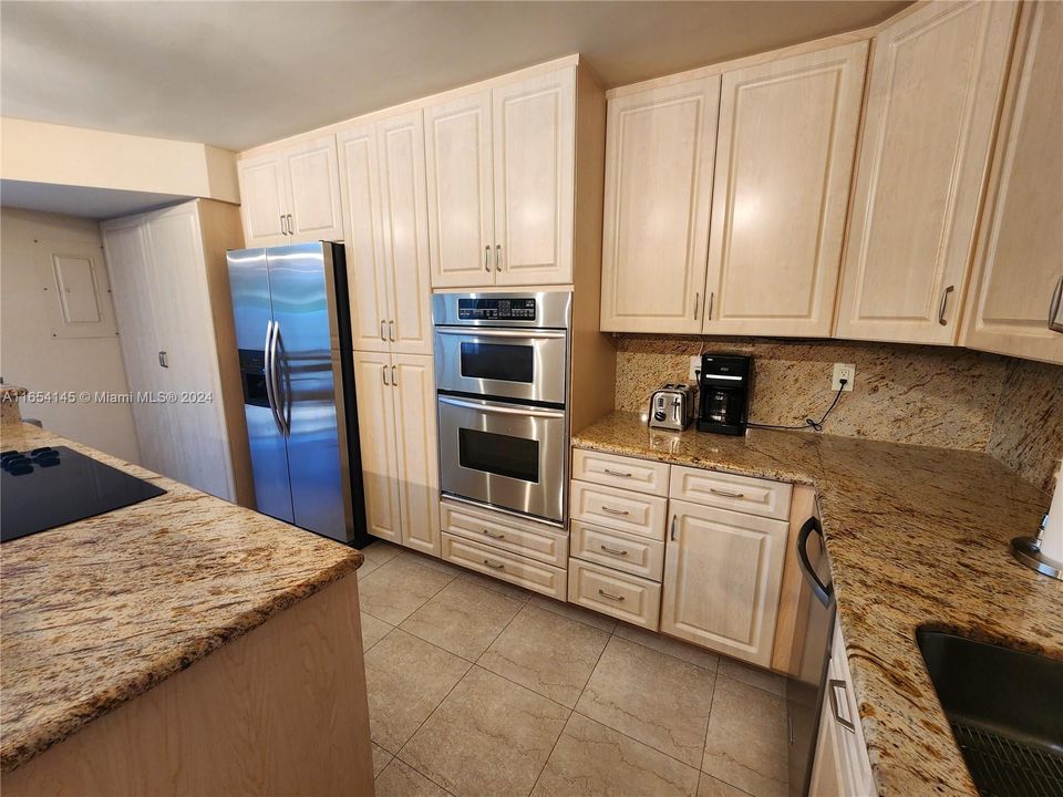 Recently Sold: $500,000 (2 beds, 2 baths, 1798 Square Feet)