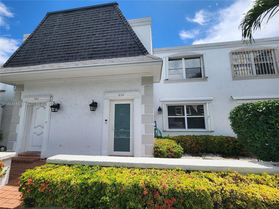 Recently Sold: $500,000 (2 beds, 2 baths, 1798 Square Feet)