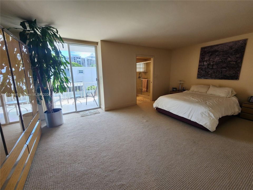 Recently Sold: $500,000 (2 beds, 2 baths, 1798 Square Feet)