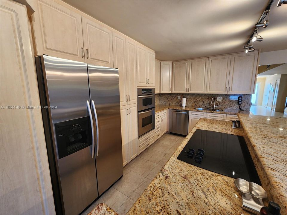 Recently Sold: $500,000 (2 beds, 2 baths, 1798 Square Feet)