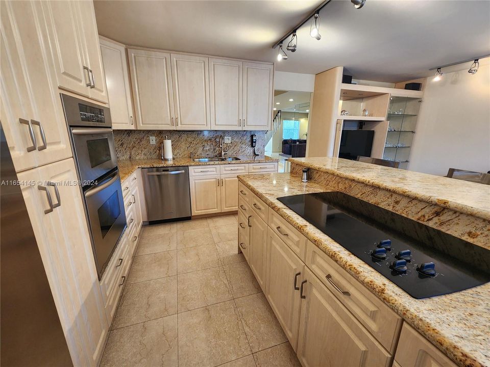 Recently Sold: $500,000 (2 beds, 2 baths, 1798 Square Feet)