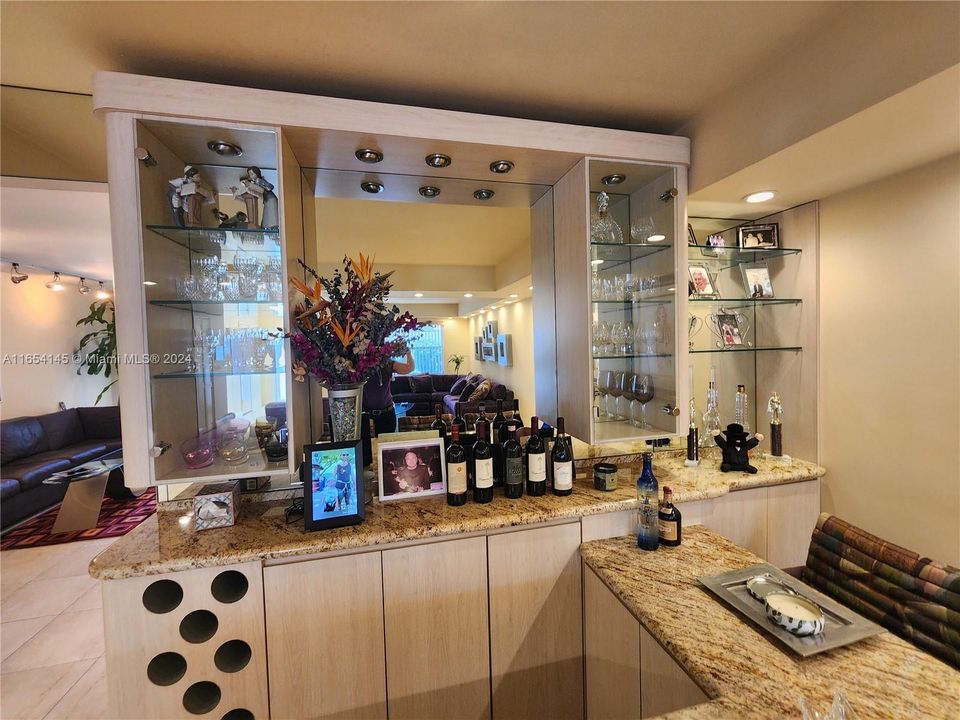 Recently Sold: $500,000 (2 beds, 2 baths, 1798 Square Feet)