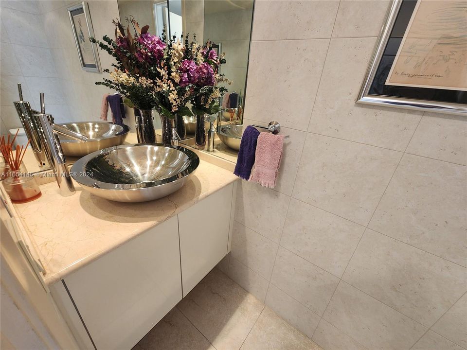 Recently Sold: $500,000 (2 beds, 2 baths, 1798 Square Feet)