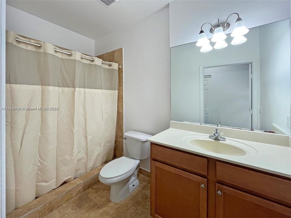 Active With Contract: $2,850 (3 beds, 2 baths, 1319 Square Feet)