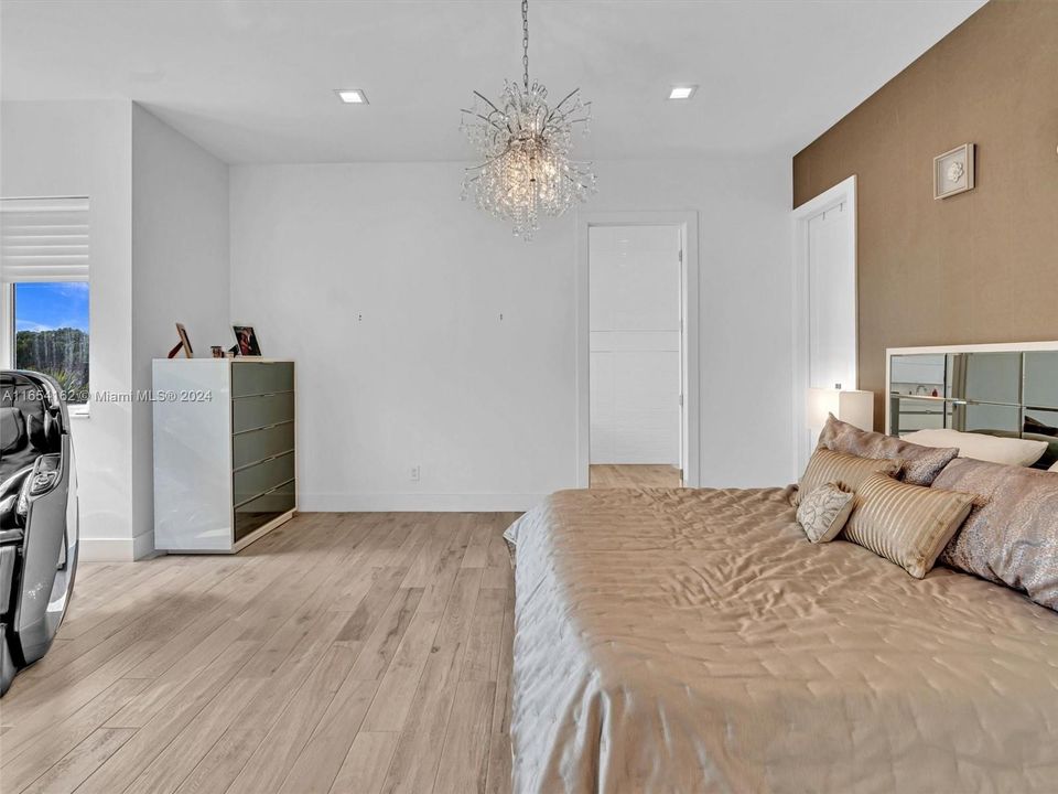 Recently Sold: $1,199,000 (3 beds, 3 baths, 2352 Square Feet)