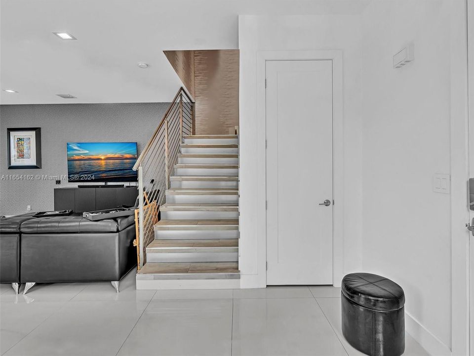 Recently Sold: $1,199,000 (3 beds, 3 baths, 2352 Square Feet)