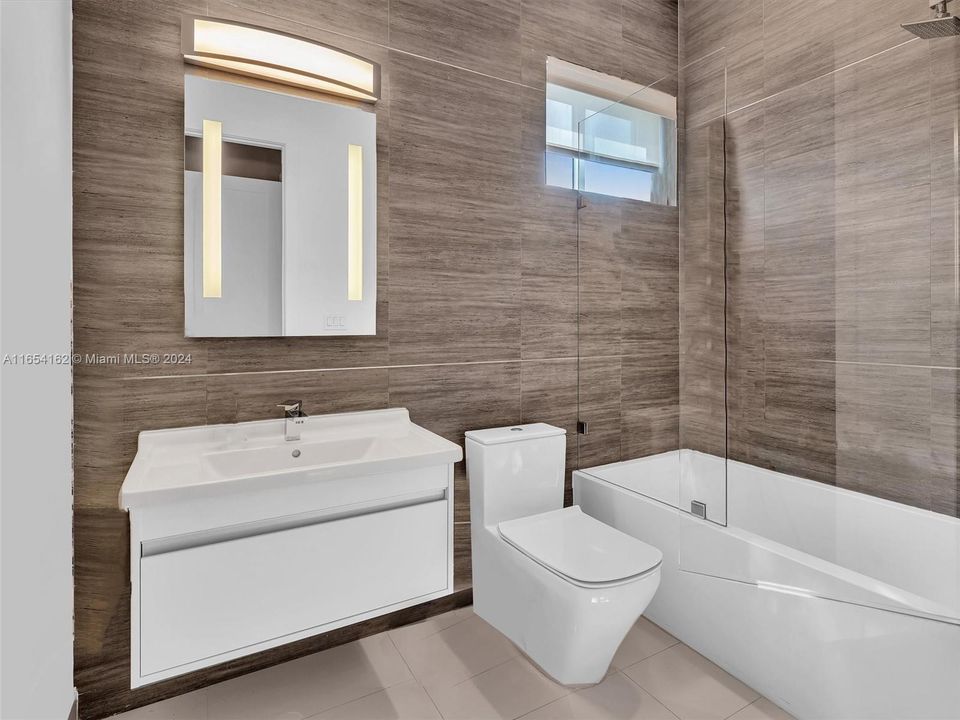 Recently Sold: $1,199,000 (3 beds, 3 baths, 2352 Square Feet)