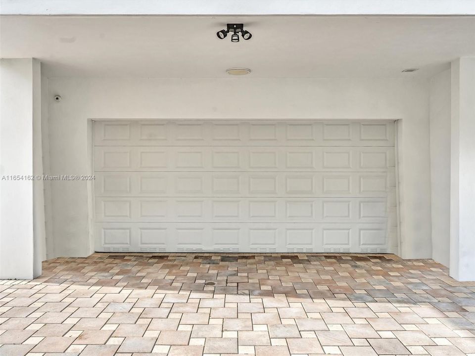 Recently Sold: $1,199,000 (3 beds, 3 baths, 2352 Square Feet)