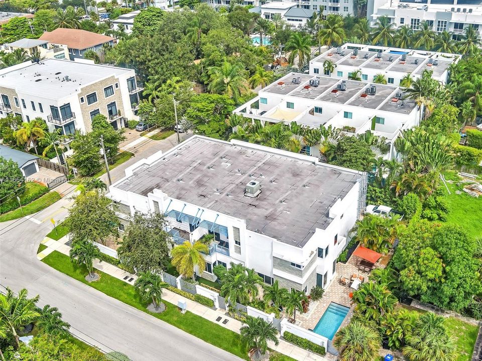 Recently Sold: $1,199,000 (3 beds, 3 baths, 2352 Square Feet)