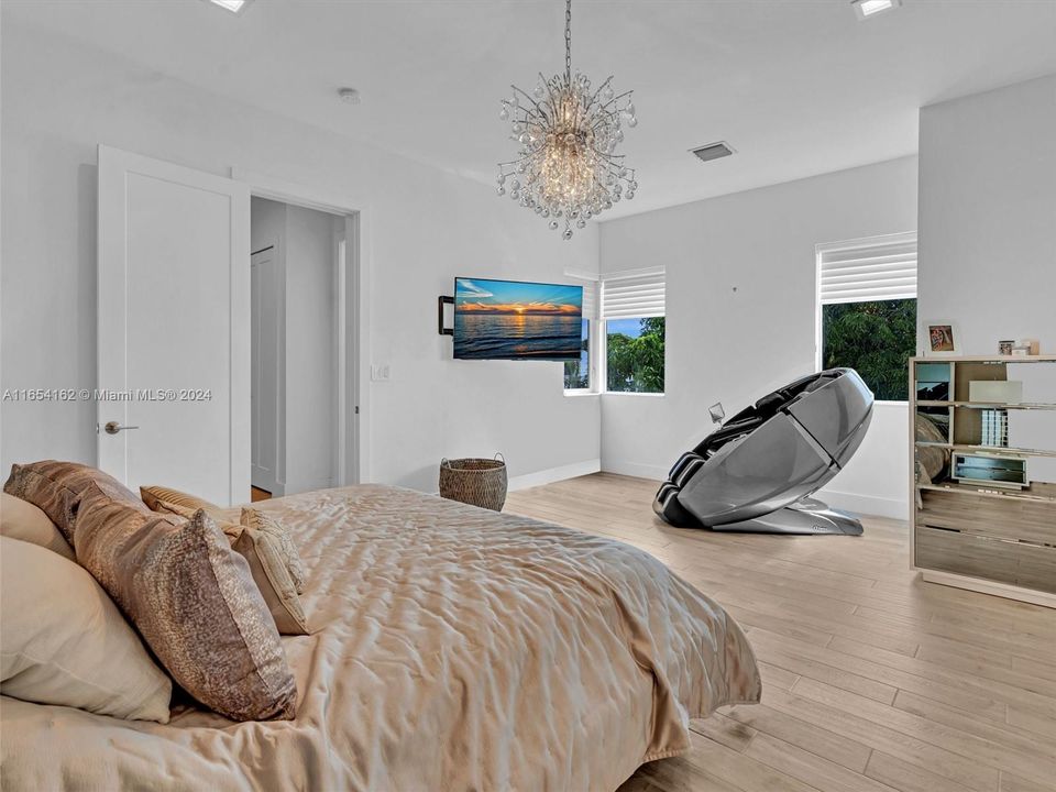 Recently Sold: $1,199,000 (3 beds, 3 baths, 2352 Square Feet)