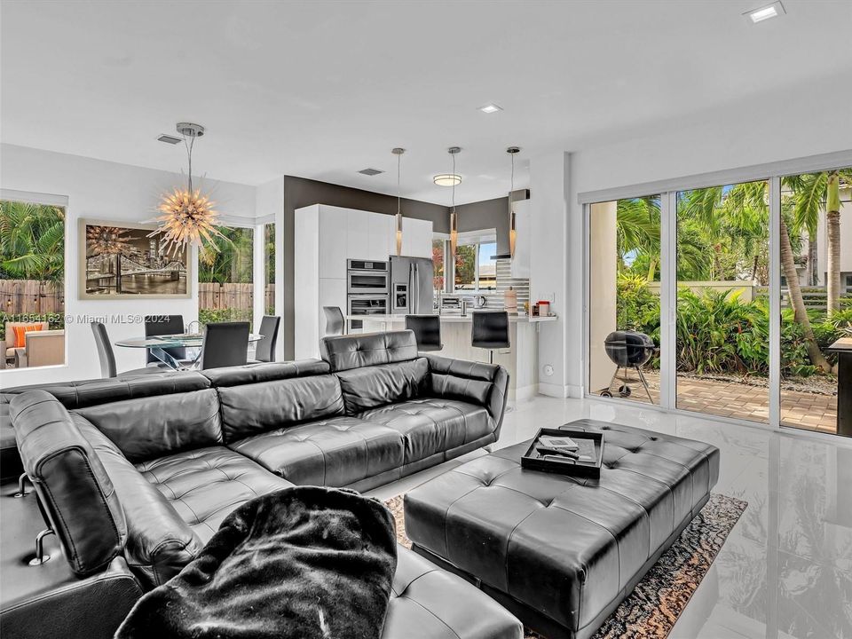 Recently Sold: $1,199,000 (3 beds, 3 baths, 2352 Square Feet)