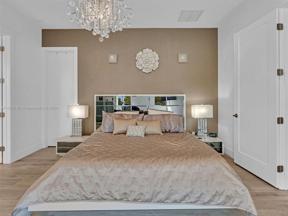 Recently Sold: $1,199,000 (3 beds, 3 baths, 2352 Square Feet)