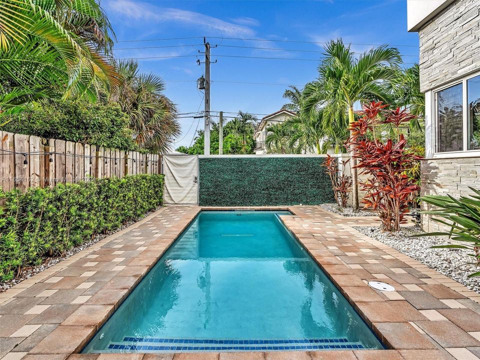 Recently Sold: $1,199,000 (3 beds, 3 baths, 2352 Square Feet)