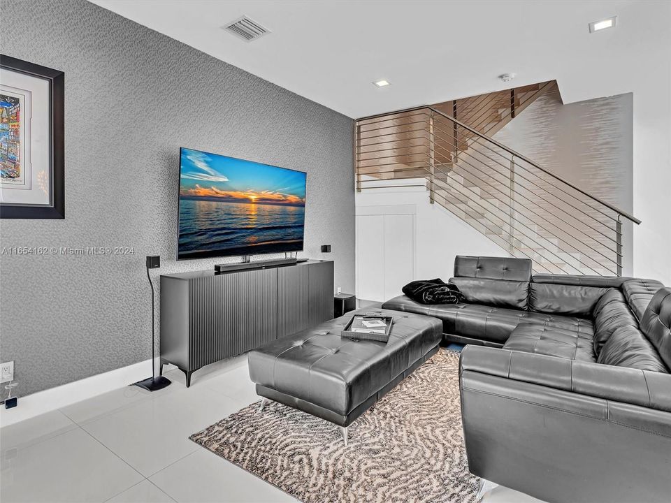 Recently Sold: $1,199,000 (3 beds, 3 baths, 2352 Square Feet)