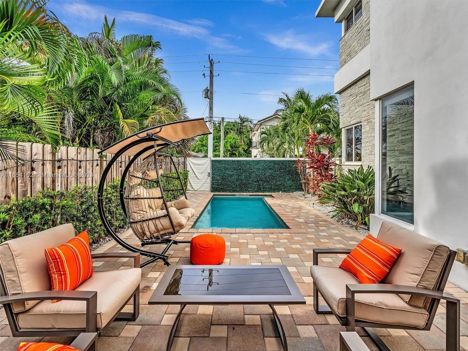 Recently Sold: $1,199,000 (3 beds, 3 baths, 2352 Square Feet)