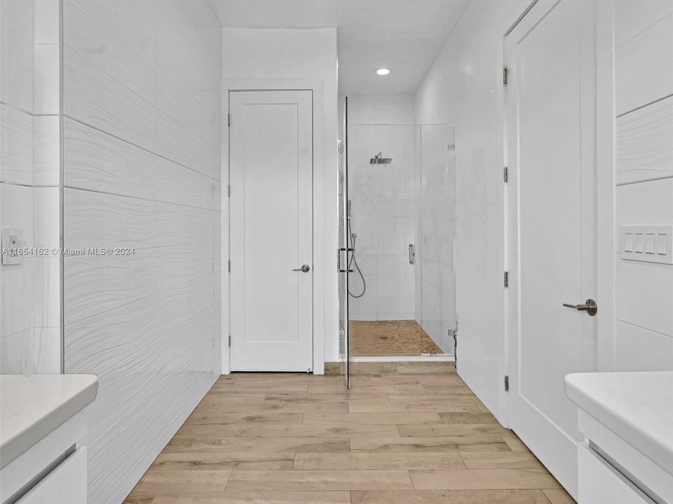 Recently Sold: $1,199,000 (3 beds, 3 baths, 2352 Square Feet)