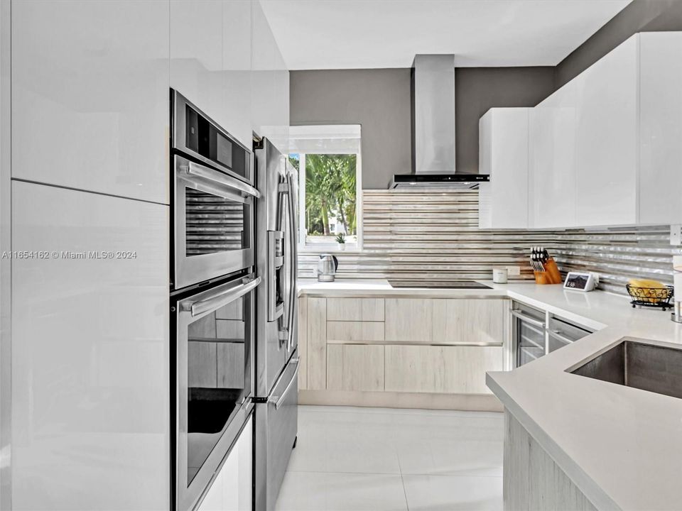 Recently Sold: $1,199,000 (3 beds, 3 baths, 2352 Square Feet)