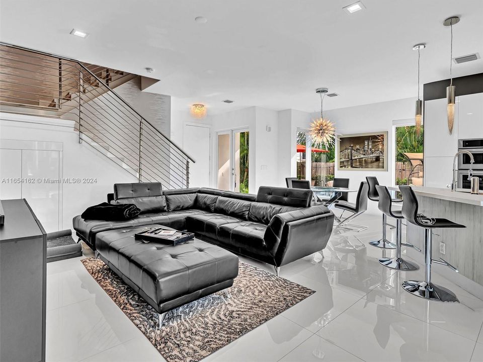 Recently Sold: $1,199,000 (3 beds, 3 baths, 2352 Square Feet)