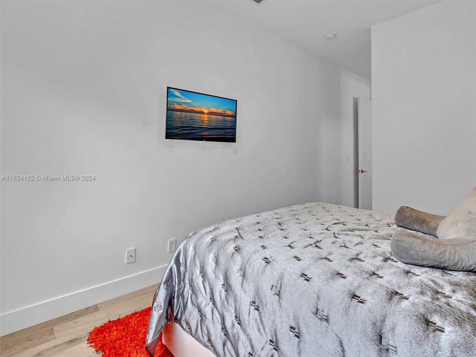 Recently Sold: $1,199,000 (3 beds, 3 baths, 2352 Square Feet)