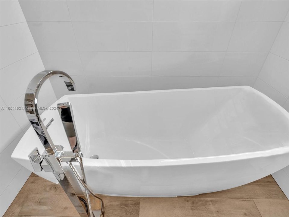 Recently Sold: $1,199,000 (3 beds, 3 baths, 2352 Square Feet)