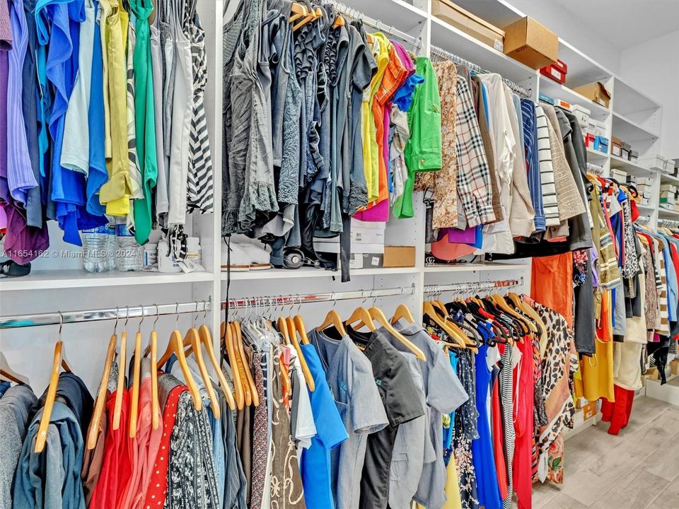 Recently Sold: $1,199,000 (3 beds, 3 baths, 2352 Square Feet)