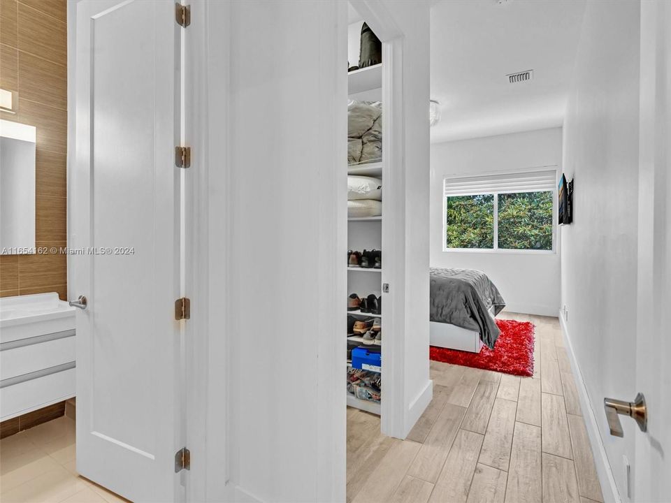 Recently Sold: $1,199,000 (3 beds, 3 baths, 2352 Square Feet)