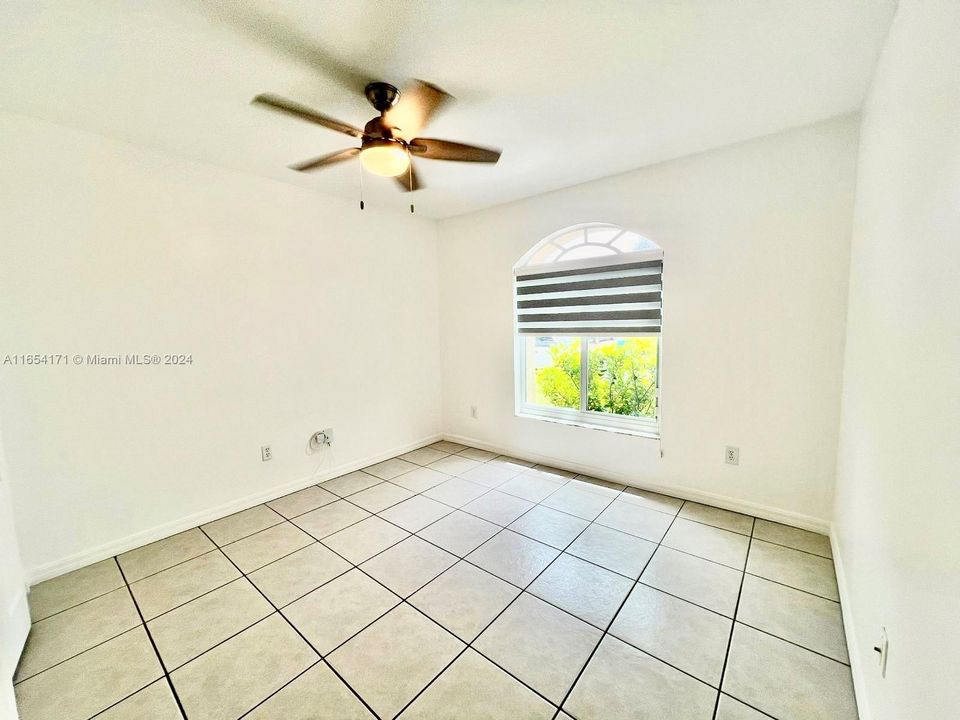 Active With Contract: $3,800 (3 beds, 2 baths, 1504 Square Feet)