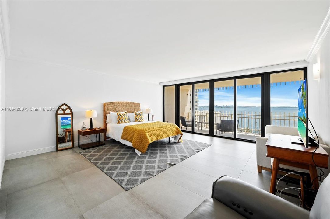 Active With Contract: $2,598,000 (3 beds, 2 baths, 2614 Square Feet)