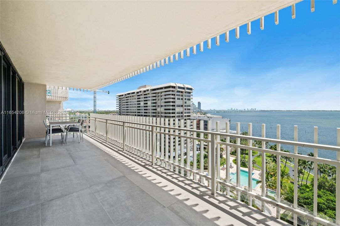 Active With Contract: $2,598,000 (3 beds, 2 baths, 2614 Square Feet)