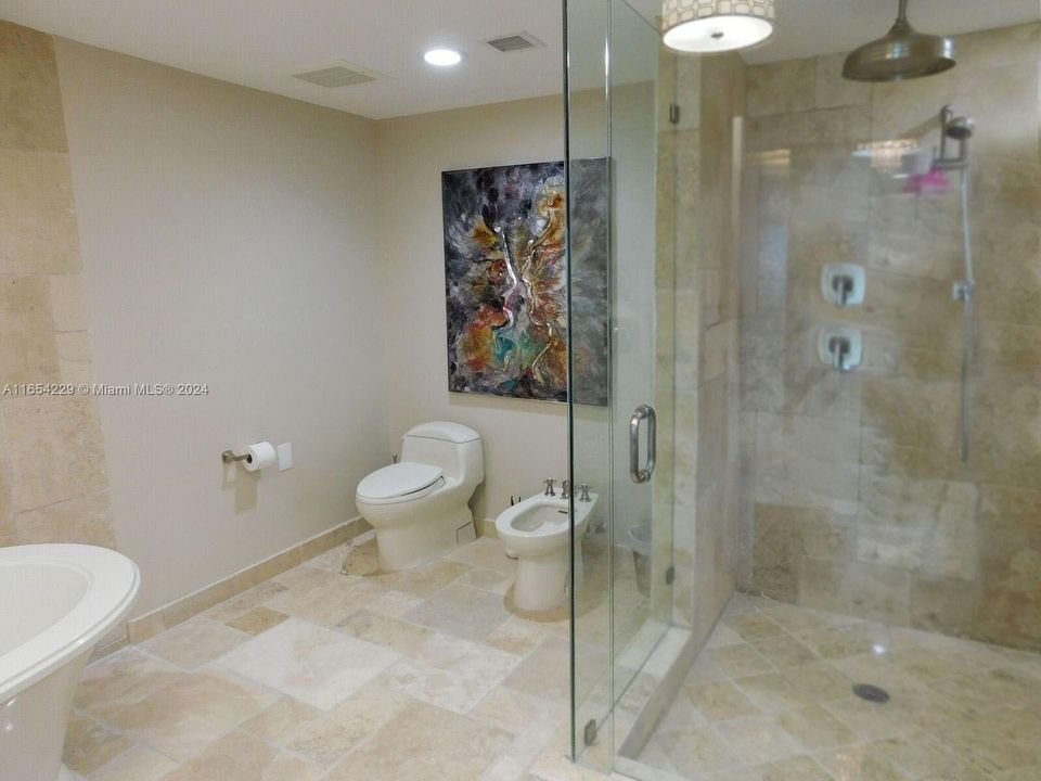 Primary Suite Bathroom