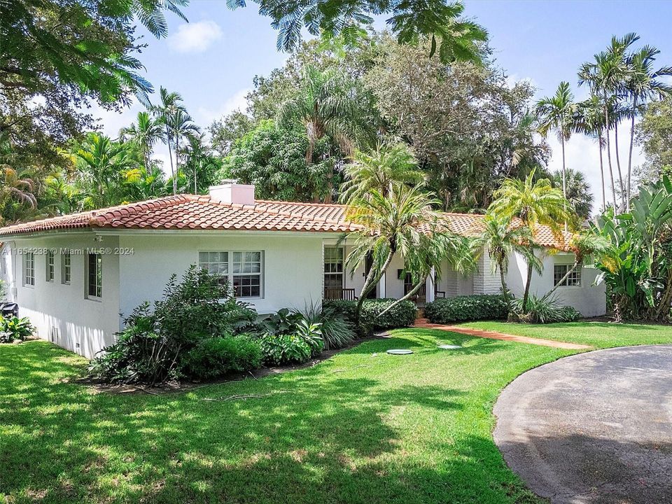 En Venta: $1,799,000 (3 camas, 3 baños, 2372 Pies cuadrados)