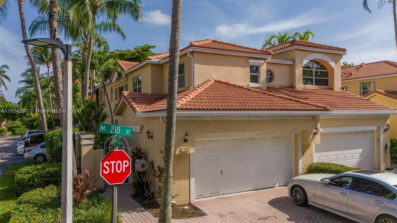 Corner house with 2 car driveway