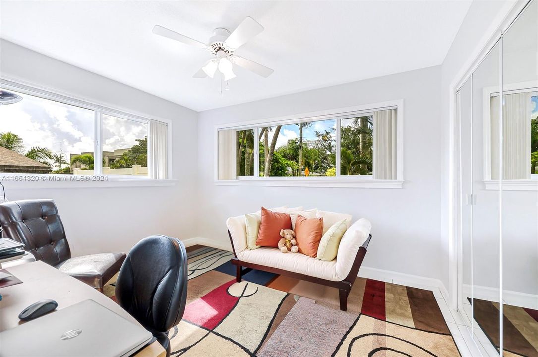 For Sale: $1,065,000 (3 beds, 2 baths, 1694 Square Feet)