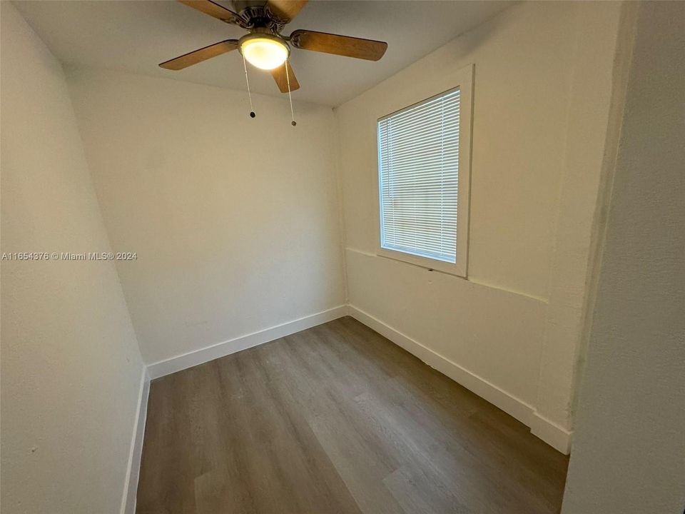 For Rent: $2,700 (3 beds, 1 baths, 773 Square Feet)