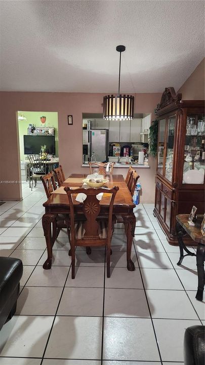 En Venta: $252,000 (2 camas, 2 baños, 1060 Pies cuadrados)