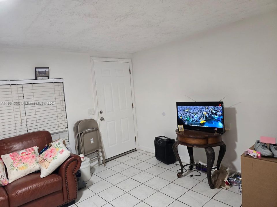 For Sale: $175,000 (3 beds, 2 baths, 246114 Square Feet)