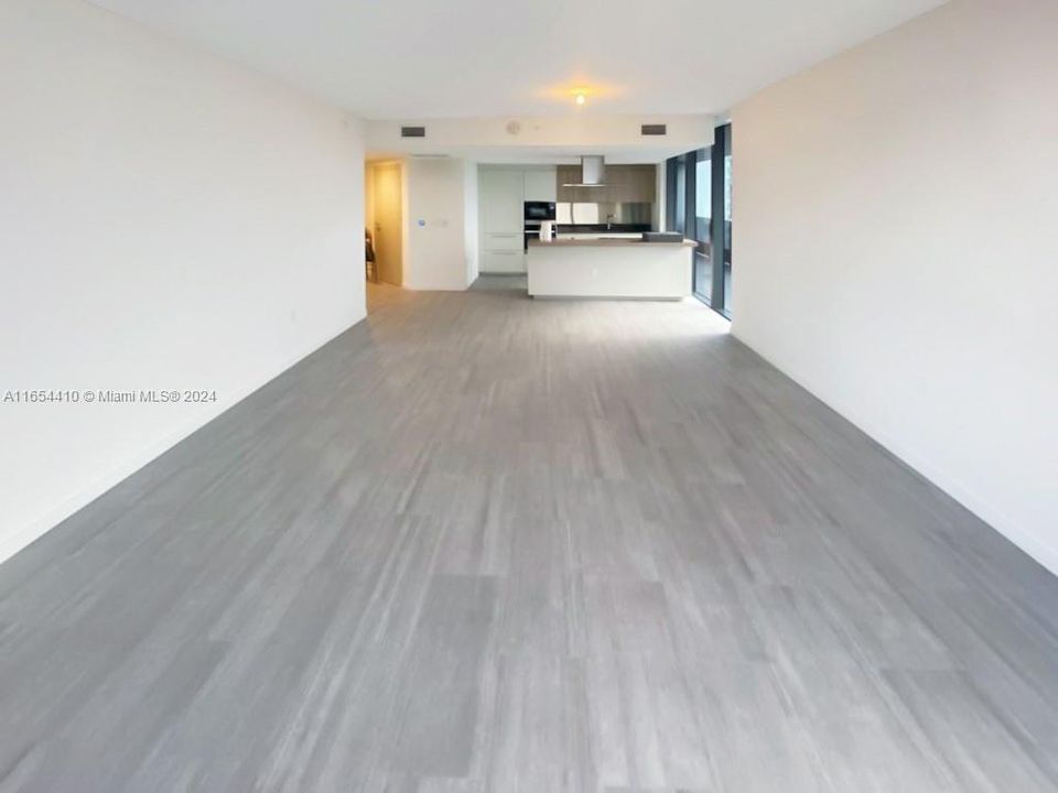 Active With Contract: $8,250 (2 beds, 2 baths, 1356 Square Feet)