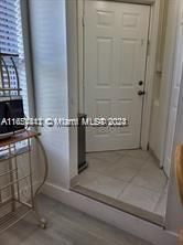 For Rent: $1,400 (1 beds, 1 baths, 1345 Square Feet)