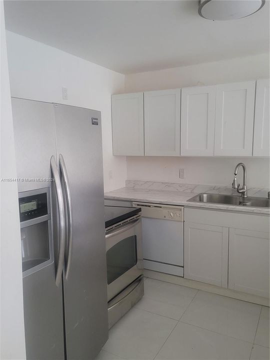 For Sale: $145,000 (1 beds, 1 baths, 740 Square Feet)