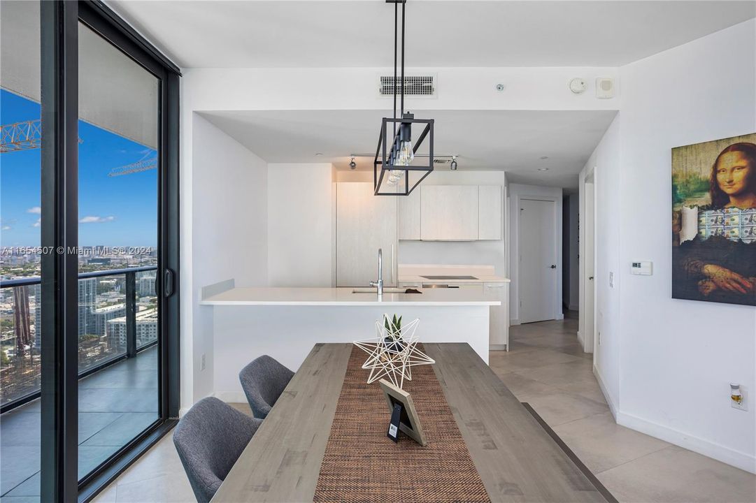 For Sale: $845,000 (3 beds, 2 baths, 1152 Square Feet)