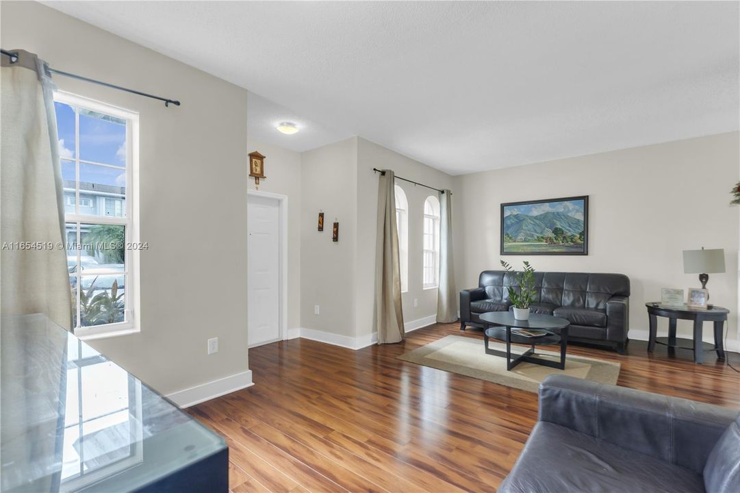 Active With Contract: $479,000 (3 beds, 2 baths, 1380 Square Feet)