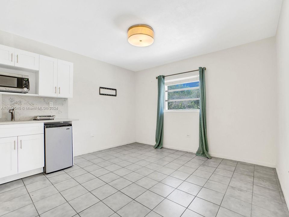 For Rent: $2,850 (2 beds, 2 baths, 860 Square Feet)