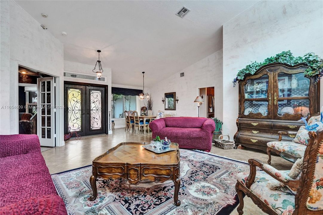 For Sale: $774,800 (5 beds, 2 baths, 2678 Square Feet)