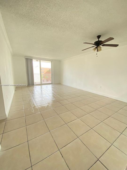 Recientemente alquilado: $2,100 (2 camas, 1 baños, 980 Pies cuadrados)